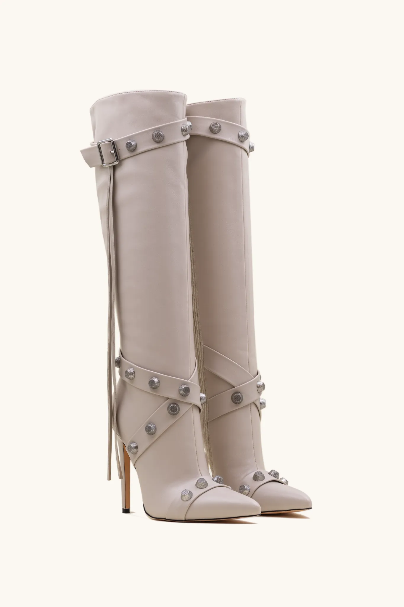 Bottes ornées de clous beige