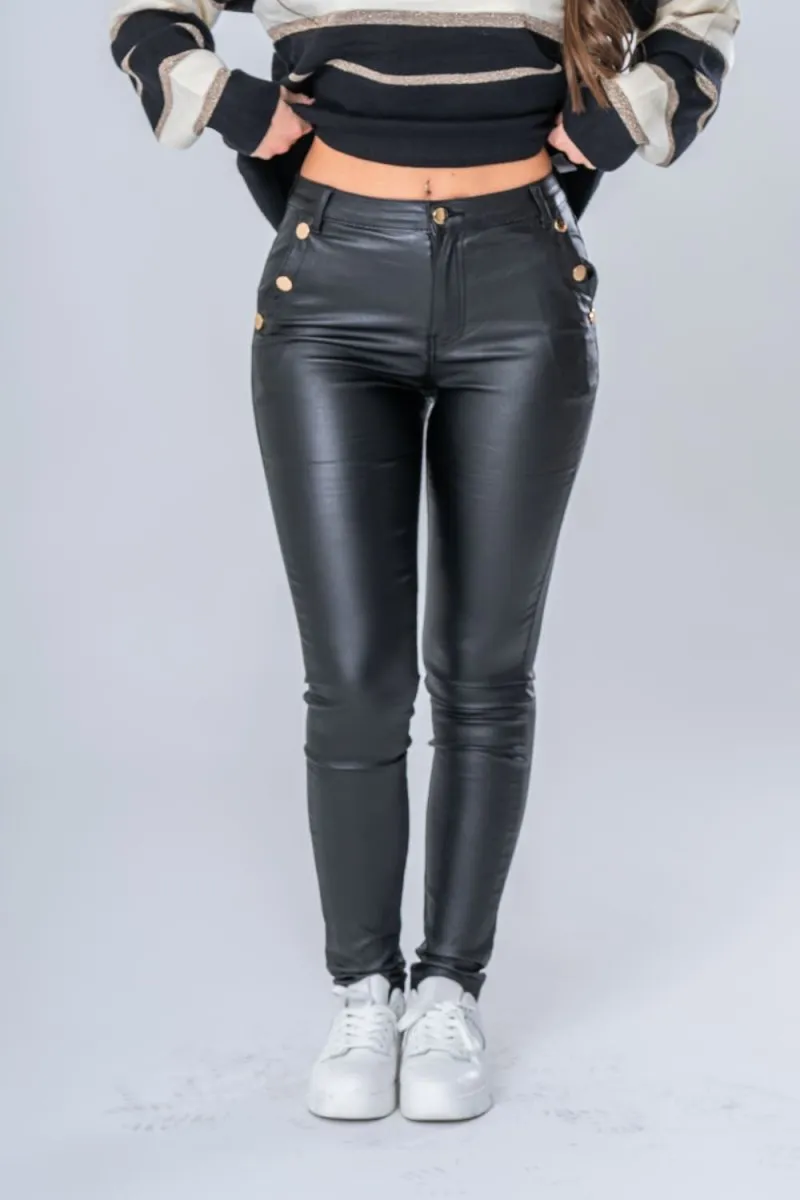 Jean skinny boutons dorés en simili cuir noir