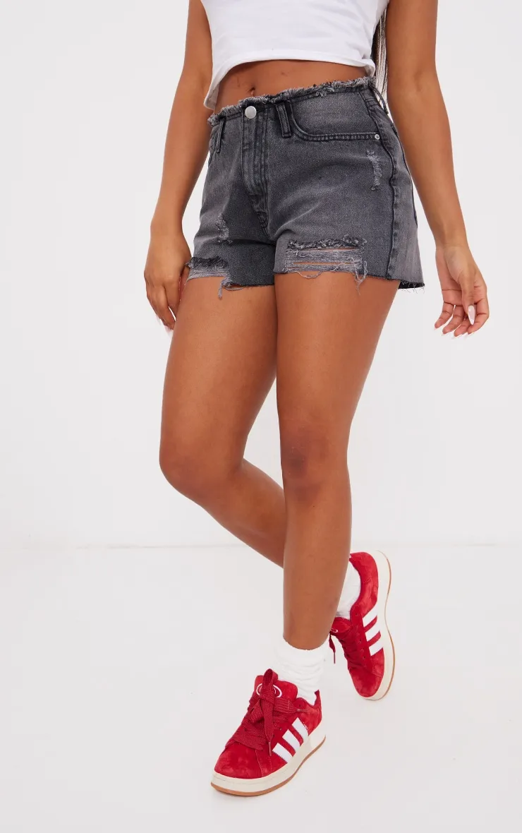 Mini-short en jean gris à ourlet élimé