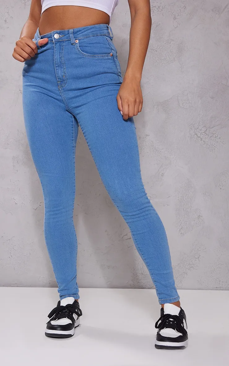 PRETTYLITTLETHING Jean skinny très délavé à 5 poches