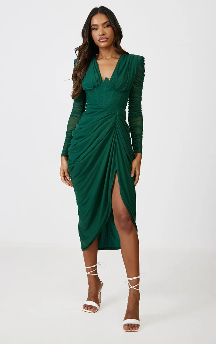 Robe mi-longue en mesh froncé drapé vert émeraude à manches longues