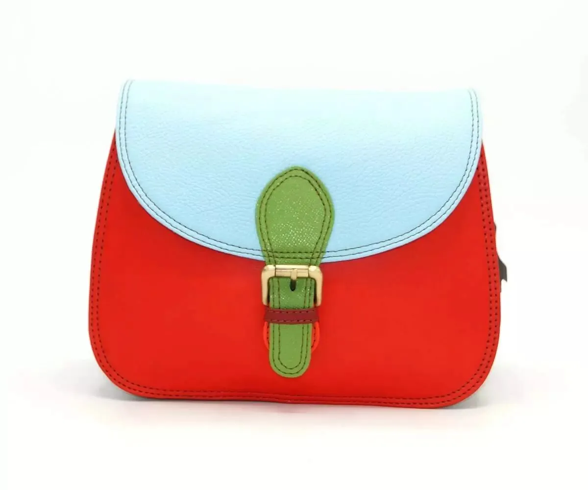 Sac en cuir chic rouge intense et bleu ciel modèle unique