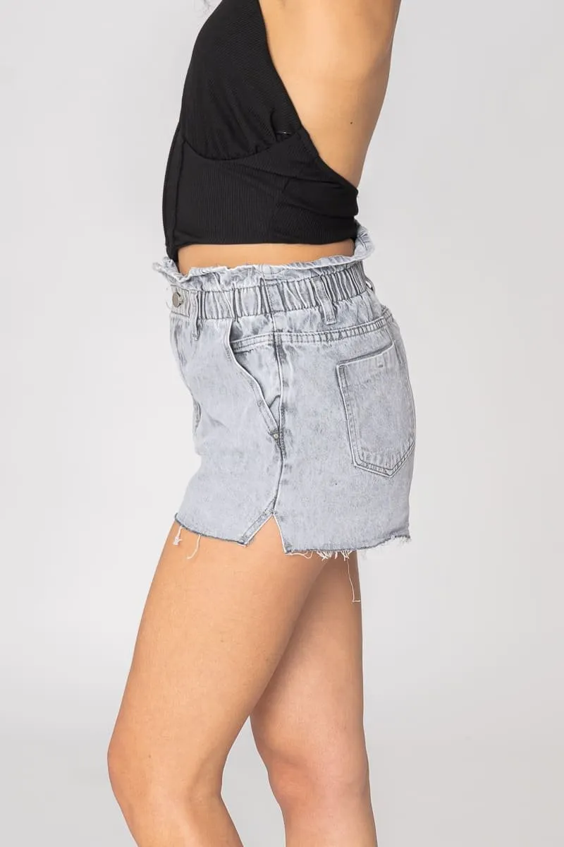 Short en jean effilé taille élastique gris