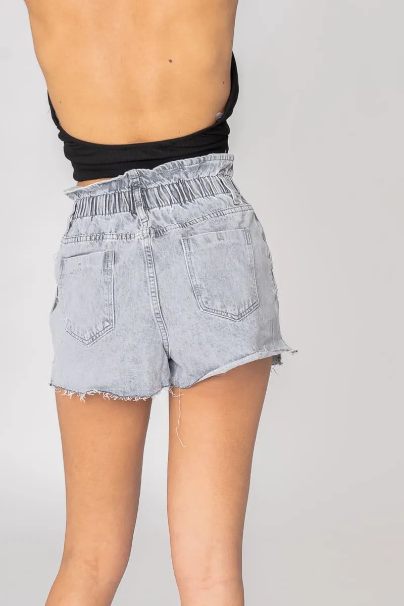 Short en jean effilé taille élastique gris